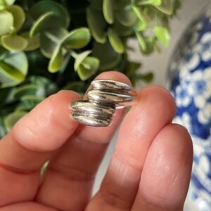 Vintage unique Sterling Silver 925 Bypass ridge Ring Size 7.5